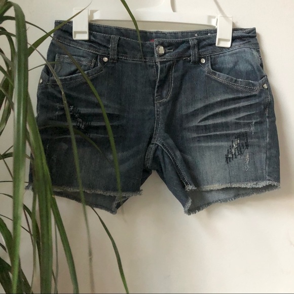 BONOBOS Womans Jeans Frayed Denim Shorts Crystal Encrusted Whiskering Sz 28 - Picture 1 of 10